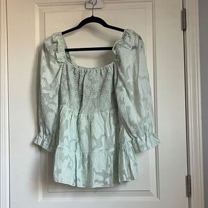 Boutique Elegant Women's Top in Light Green